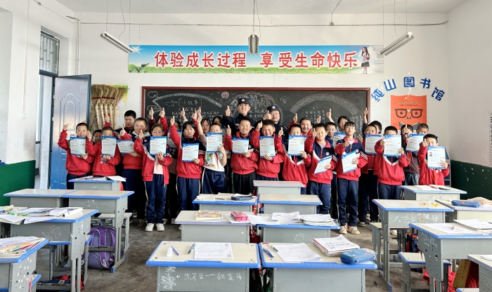 合陽縣公安局金峪派出所走進金峪鎮(zhèn)九年制學(xué)校開展法治教育講座