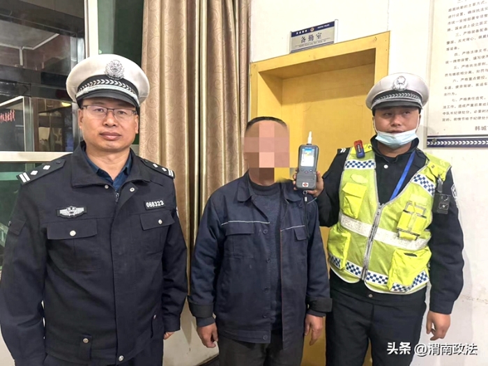 韓城公安交警查處一起酒后駕駛違法行為。