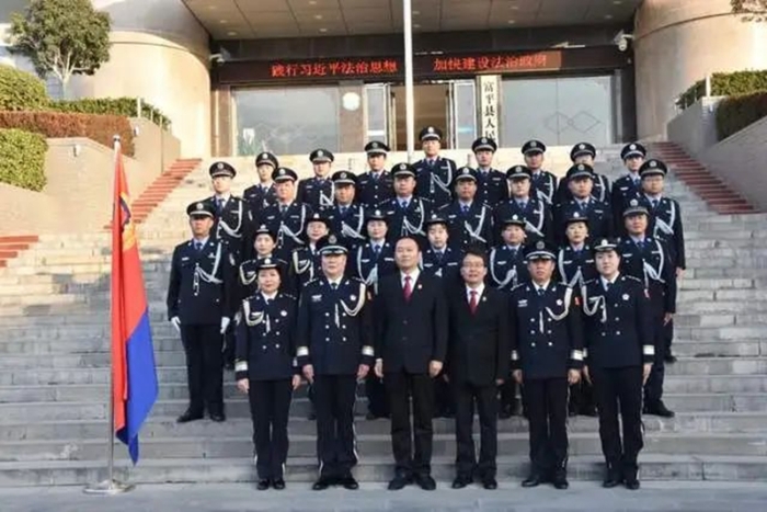 富平縣人民法院開展慶祝第四個“中國人民警察節”活動。