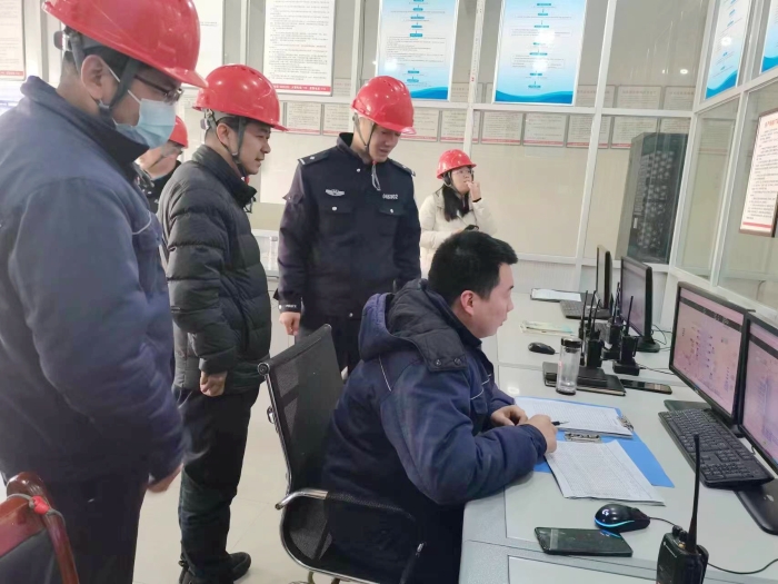 澄城寺前派出所對轄區“九小場所”場所及企業進行安全大檢查。
