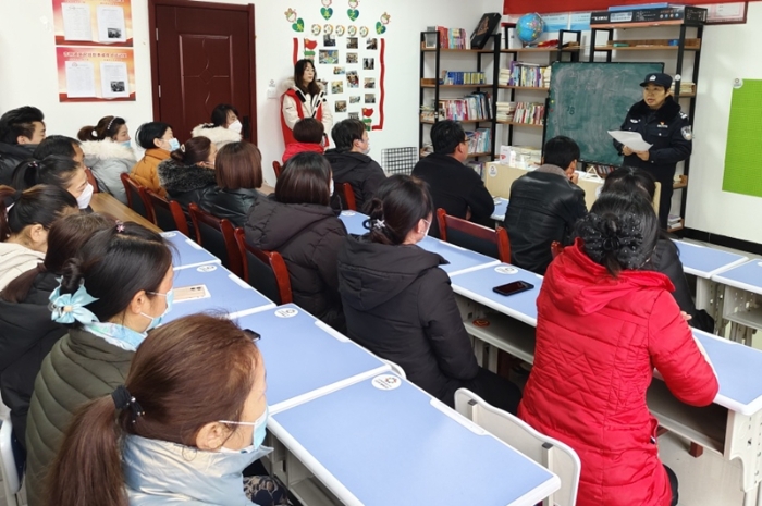華州分局開展打擊整治網絡謠言宣傳活動。