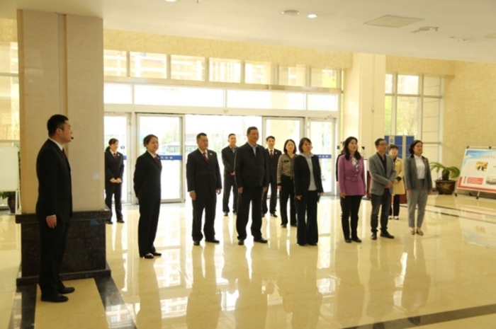 1 全國婦聯(lián)領(lǐng)導(dǎo)蒞臨富平縣人民檢察院調(diào)研婦女兒童保護(hù)工作。