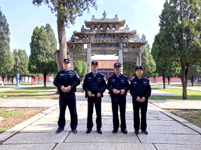 華陰公安西岳派出所全力護航“五一”假期。