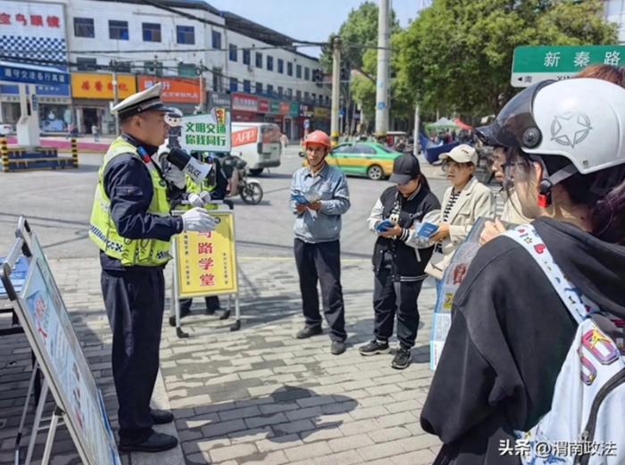 華州公安交警城區中隊持續開展交通安全宣傳工作。