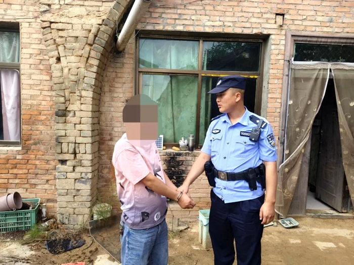 一男子非法出借銀行卡被警方抓獲。