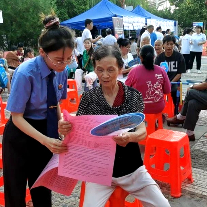 韓城市檢察院參與“渭婦筑愛心，鄉親伴我行”普法宣傳。