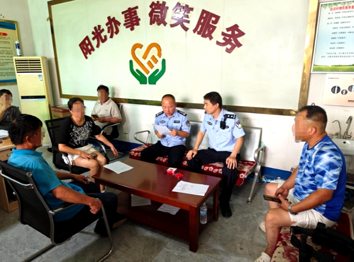 澄城民警耐心化解矛盾糾紛。
