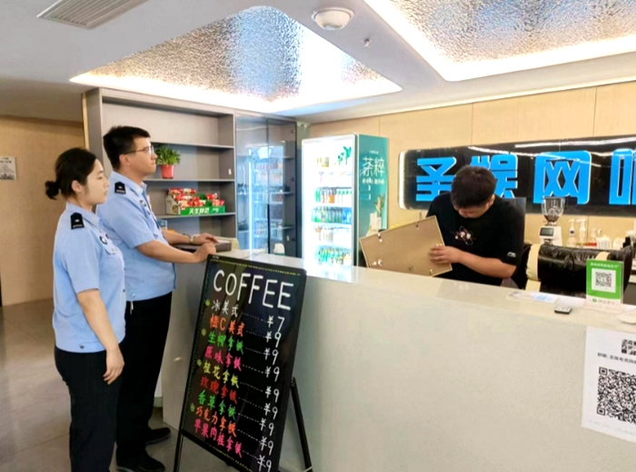 華陰市公安局網(wǎng)安大隊(duì)開展網(wǎng)絡(luò)安全專項(xiàng)檢查。