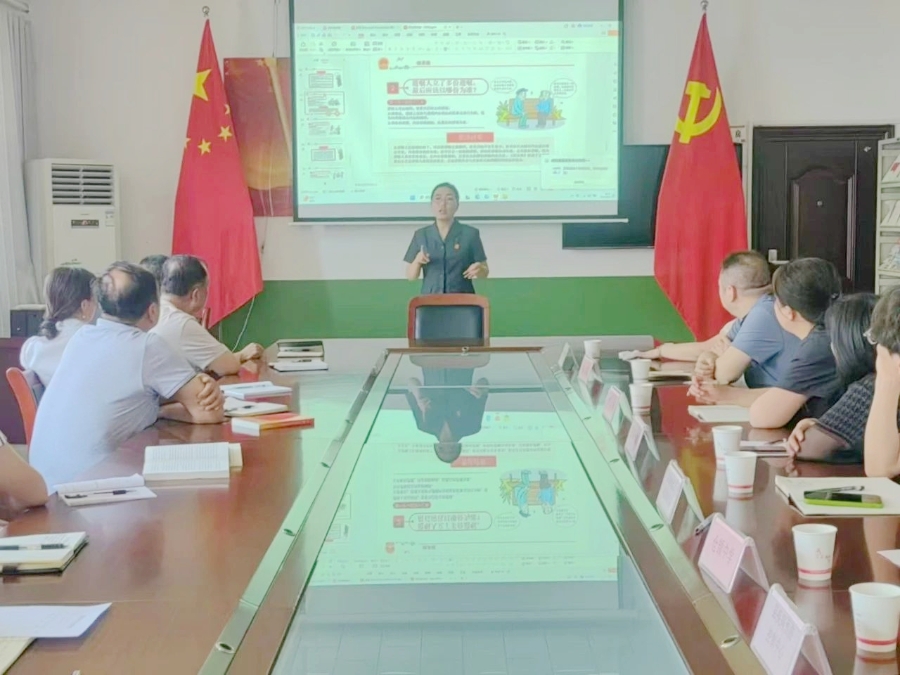 白水法院走進南橋社區開展《中華人民共和國民法典》宣講。