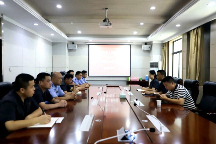潼關法院召開“慶八一”退伍軍人座談會。