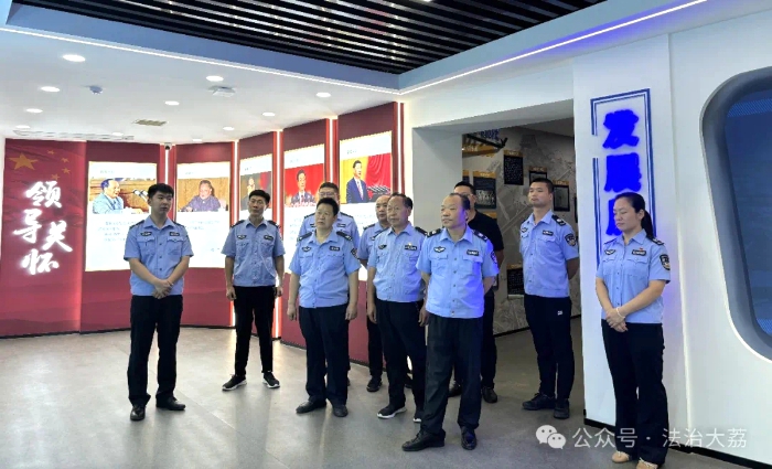 大荔縣司法局開展“軍魂永駐 初心不改”退伍軍人迎八一主題活動。