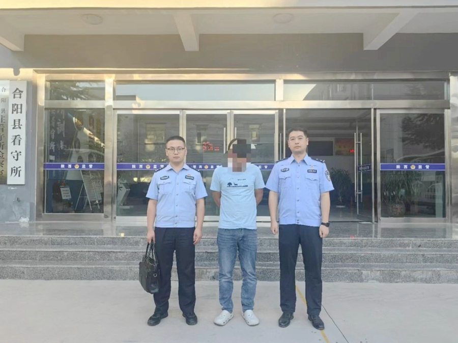 男子劃車泄憤被刑拘。