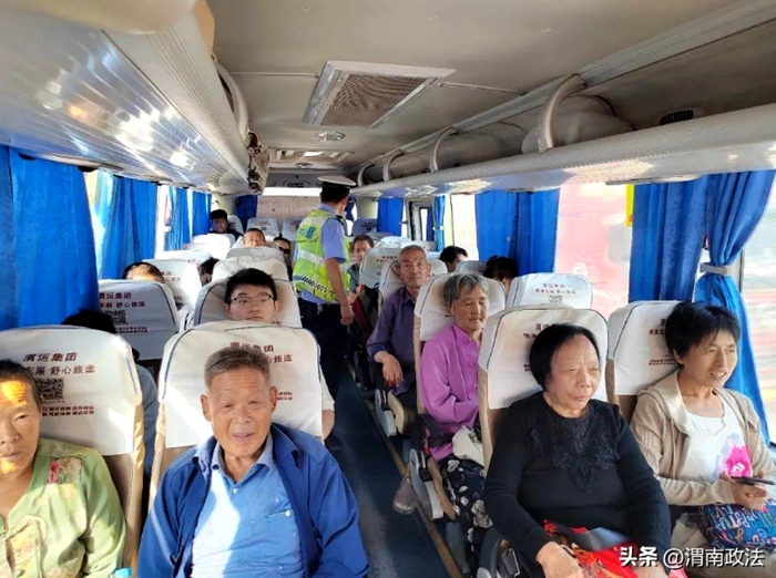 華州交警開展安全帶專項整治行動。