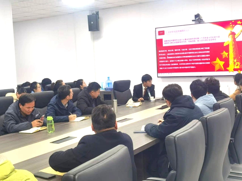 韓城法院龍門法庭深入企業開展憲法知識講座。