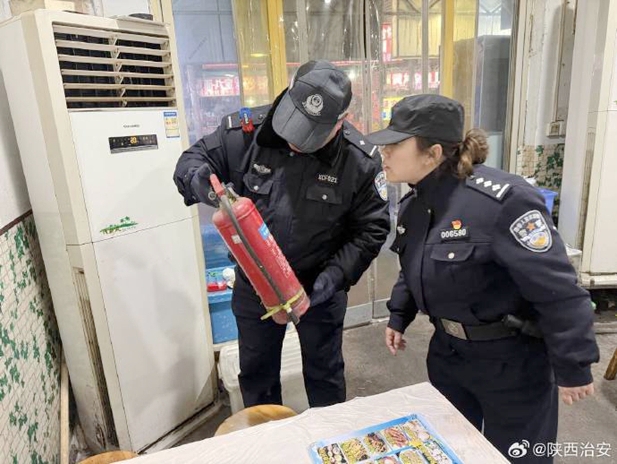 韓城新城派出所開展 “九小場所”消防安全檢查。