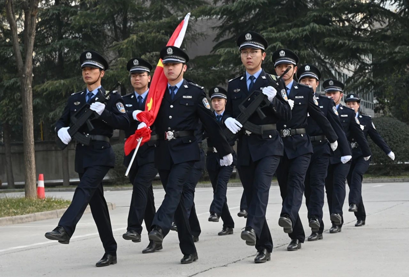 華州區法院開展慶祝第五個“中國人民警察節”活動。