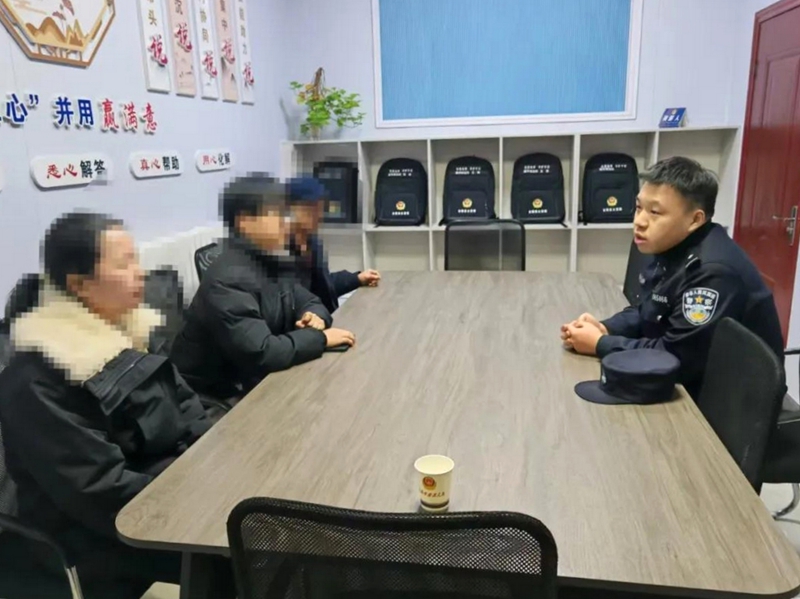 夫妻吵架妻子出走，合陽民警全力找回勸和。