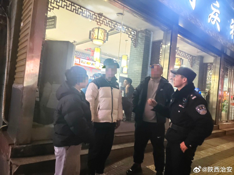 男孩負氣出走，韓城民警幫忙找回。