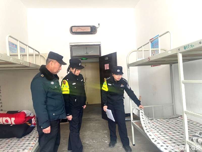 合陽公安開展校園安全檢查。