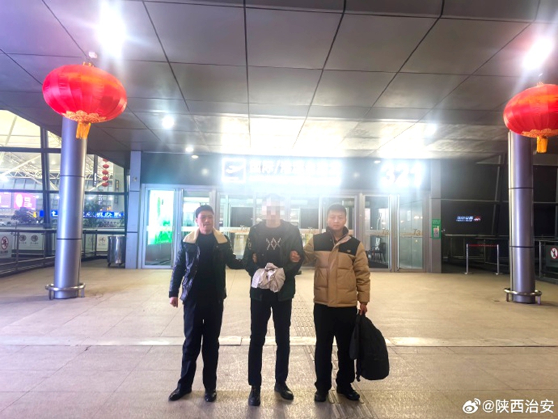 富平縣公安局老廟派出所成功勸投一名境外在逃人員。