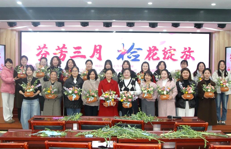 合陽檢察院組織慶“三八”婦女節(jié)系列活動(dòng)。