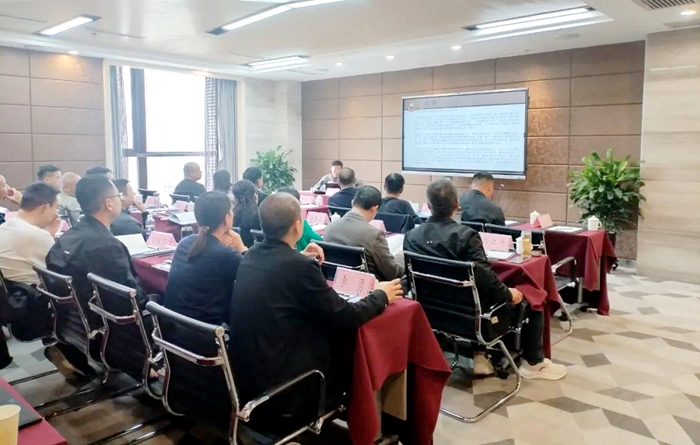渭南中院法官王少鋒受邀向全市價格爭議調解員授課。