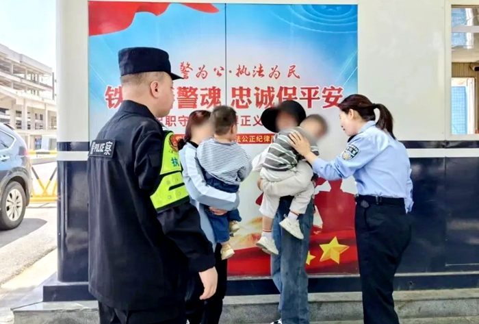 合陽公安找回走失小孩。