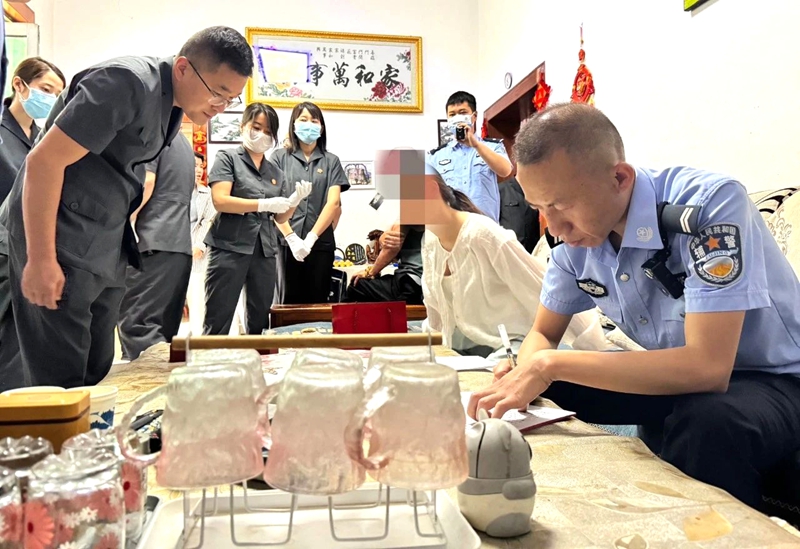 白水法院對(duì)一起離婚糾紛案件的被執(zhí)行人依法采取民事執(zhí)行搜查措施。