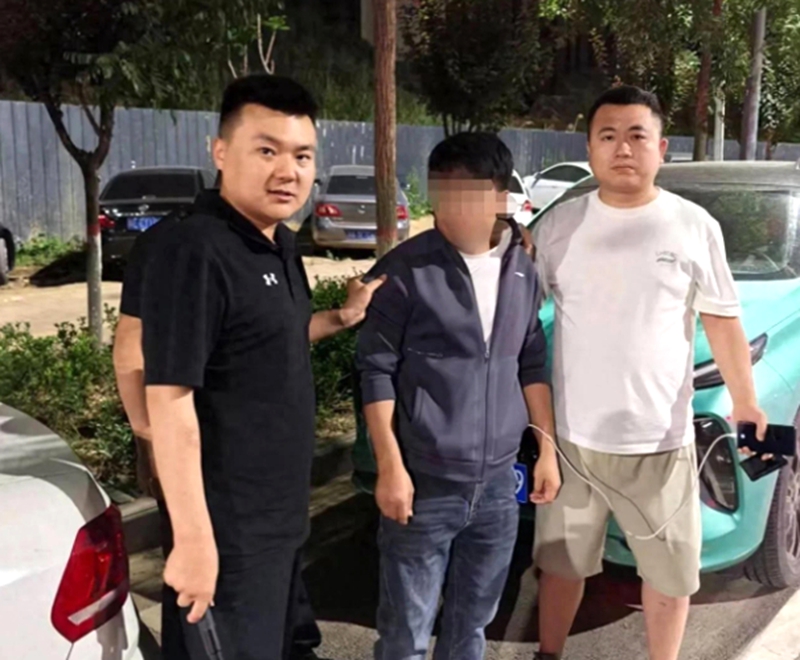 一男子粘貼涉黃小卡片為電信詐騙“引流” 被韓城警方行政拘留。