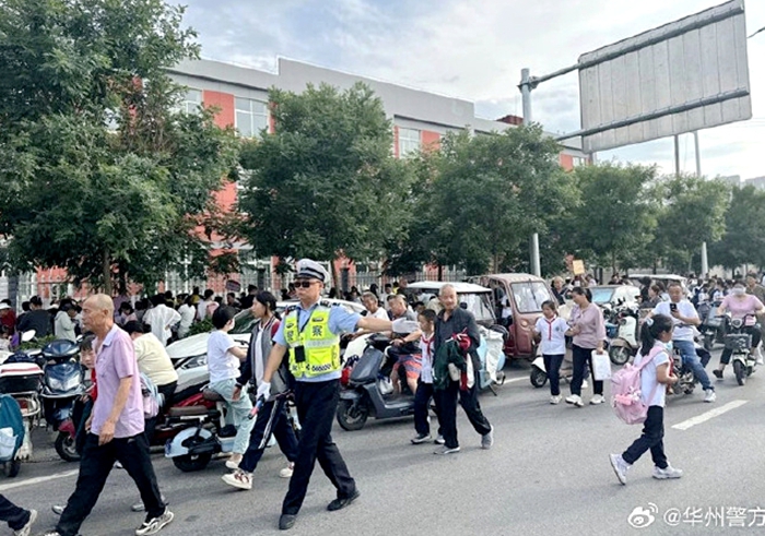 華州公安全力提升校園安全防護(hù)水平，積極營造和諧穩(wěn)定的校園環(huán)境。