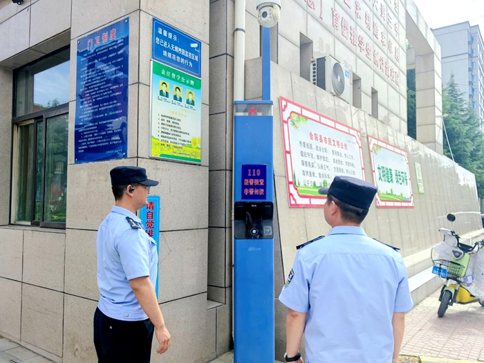 合陽縣公安局對合陽縣高考考點及周邊開展考前安全大檢查.