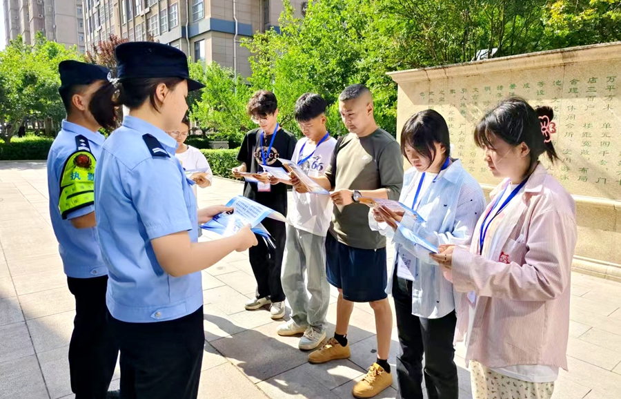 合陽公安開展防范電信詐騙、禁毒等安全知識宣傳。