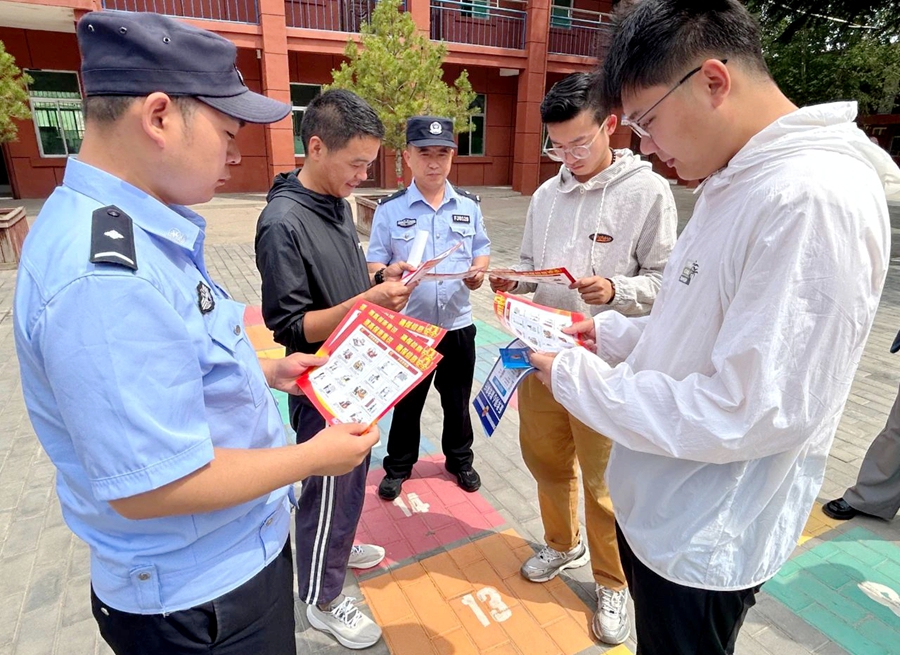 白水縣公安局堯禾派出所走進校園開展保密宣傳教育活動。