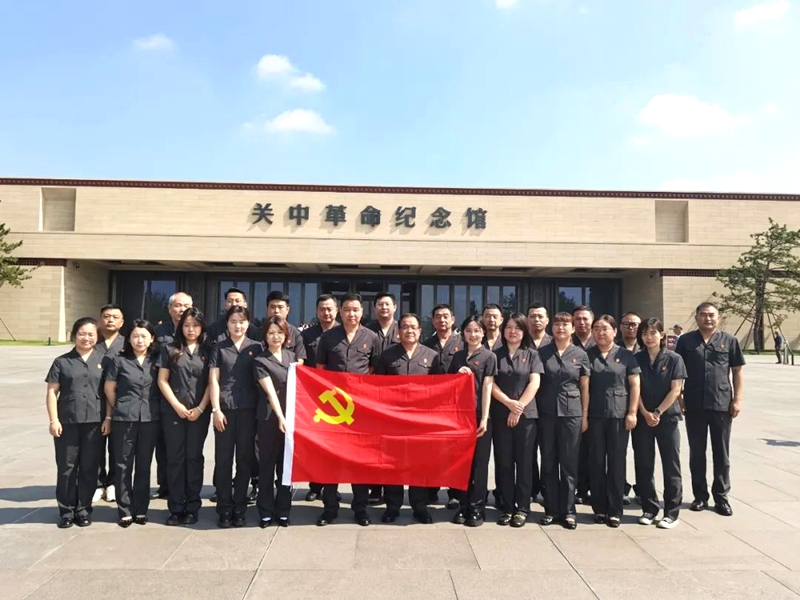 渭南中院組織法官干警參觀關(guān)中革命紀(jì)念館。