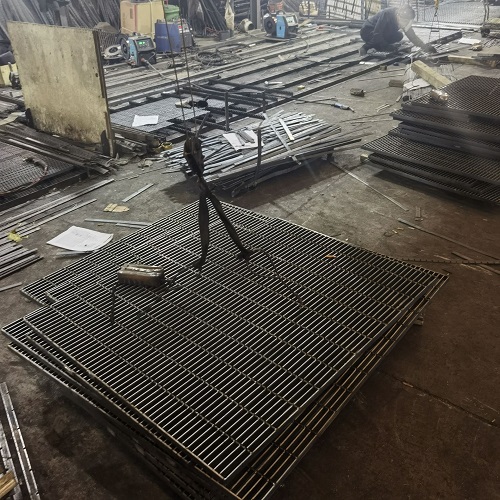 平臺鋼格柵從細(xì)節(jié)保障城市安全