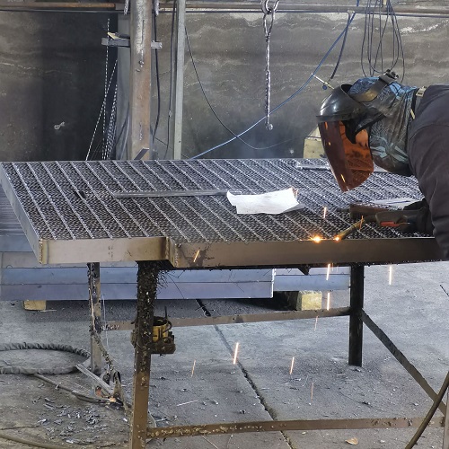 鋼格板采購(gòu)避坑指南：這5個(gè)參數(shù)不懂，小心被坑！