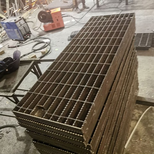 規(guī)格型號挑花眼？一文讀懂鋼格柵參數(shù)與適配場景