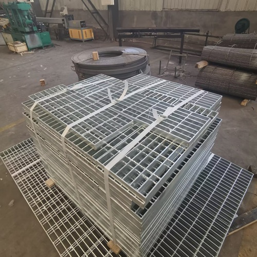 線上線下買(mǎi)鋼格柵有啥區(qū)別？看完再下單不后悔