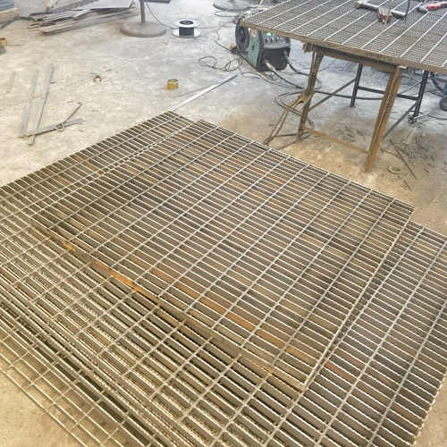 鋼格板是怎么做到防滑又安全的？