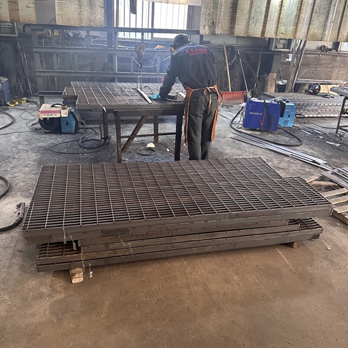 這些高端項(xiàng)目都在用鋼格柵板，你知道嗎